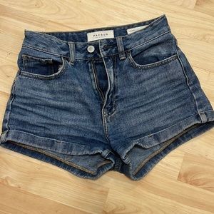 MOM SHORT PACSUN